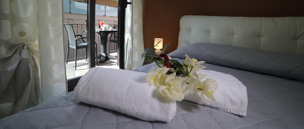 B&B Ciclopi Aci Castello Phòng bức ảnh