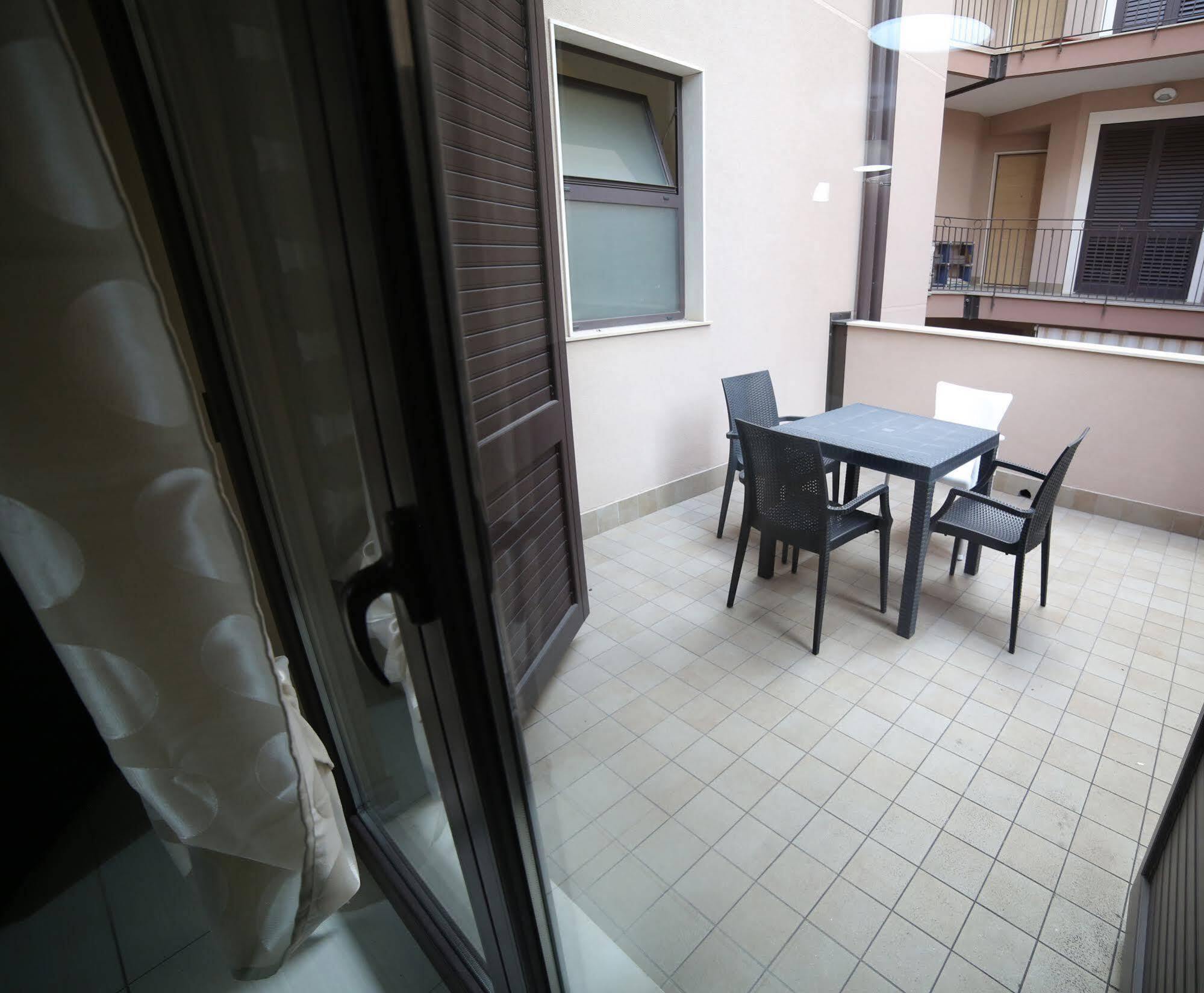 B&B Ciclopi Aci Castello Ngoại thất bức ảnh